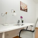 Przestronnne & Jasne Praca Zdalna I Doskonala Lokalizacja W Lodzi By Renters דירה