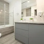 Przestronnne & Jasne Praca Zdalna I Doskonala Lokalizacja W Lodzi By Renters Apartamento Łódź
