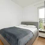 Przestronnne & Jasne Praca Zdalna I Doskonala Lokalizacja W Lodzi By Renters Apartamento
