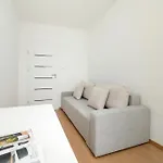 Przestronnne & Jasne Praca Zdalna I Doskonala Lokalizacja W Lodzi By Renters