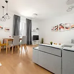 Przestronnne & Jasne Praca Zdalna I Doskonala Lokalizacja W Lodzi By Renters דירה