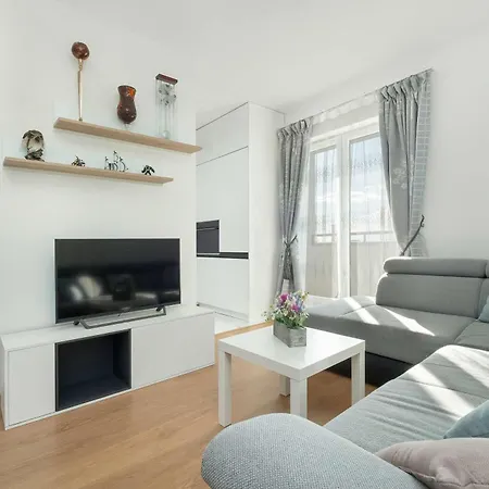 Przestronnne & Jasne Praca Zdalna I Doskonala Lokalizacja W Lodzi By Renters * Лодзь