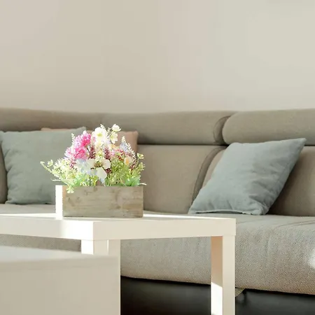 Exceptional 3-bedroom By Renters Lodz (Lodz)