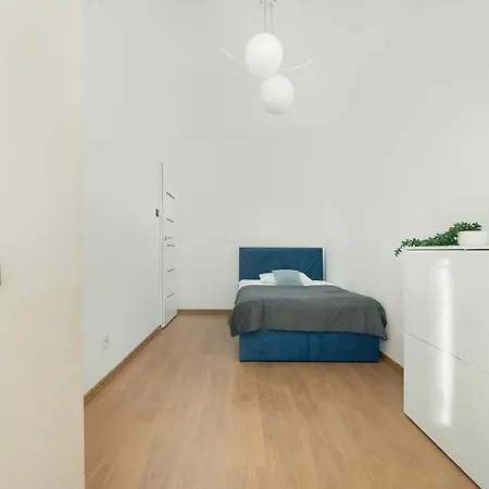 Apartment Exceptional 3-bedroom By Renters Lodz (Lodz)