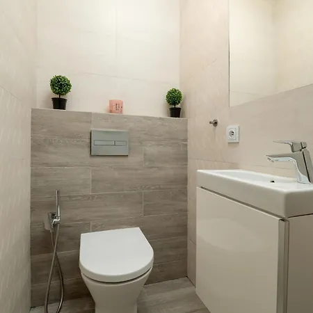 Przestronnne & Jasne Praca Zdalna I Doskonala Lokalizacja W Lodzi By Renters * Lodz (Lodz)