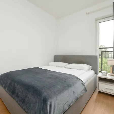 Przestronnne & Jasne Praca Zdalna I Doskonala Lokalizacja W Lodzi By Renters Apartment