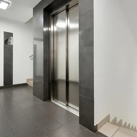 Przestronnne & Jasne Praca Zdalna I Doskonala Lokalizacja W Lodzi By Renters Daire *