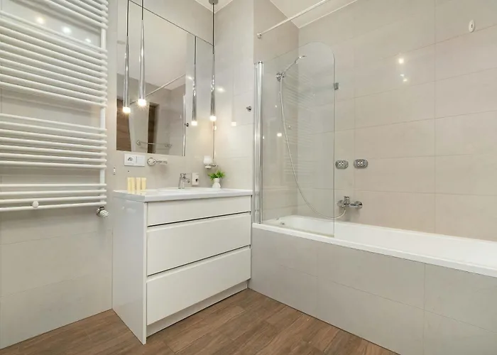 Apartamento Przestronnne & Jasne Praca Zdalna I Doskonala Lokalizacja W Lodzi By Renters *