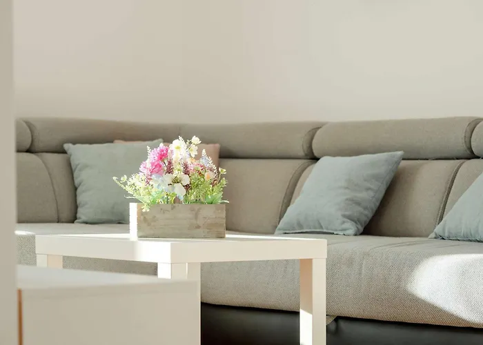 Przestronnne & Jasne Praca Zdalna I Doskonala Lokalizacja W Lodzi By Renters Łódź