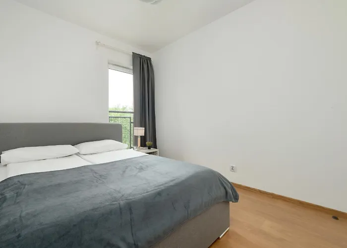 Przestronnne & Jasne Praca Zdalna I Doskonala Lokalizacja W Lodzi By Renters Apartamento Łódź