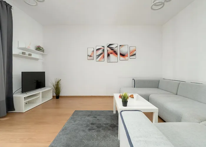 Przestronnne & Jasne Praca Zdalna I Doskonala Lokalizacja W Lodzi By Renters * Łódź