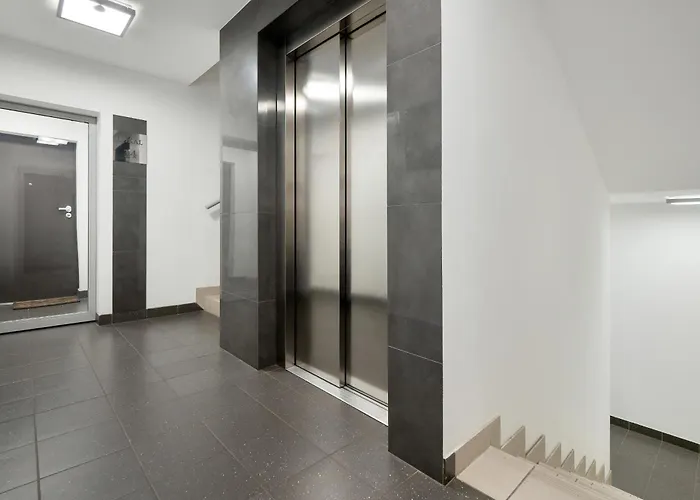 Przestronnne & Jasne Praca Zdalna I Doskonala Lokalizacja W Lodzi By Renters Apartamento *