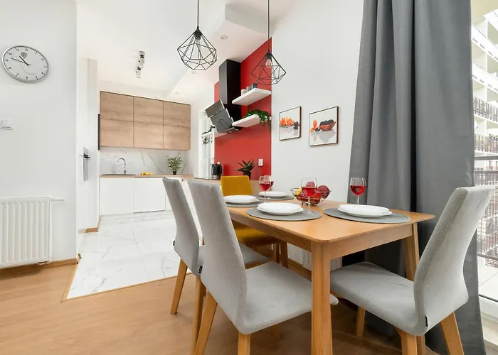 Przestronnne & Jasne Praca Zdalna I Doskonala Lokalizacja W Lodzi By Renters *